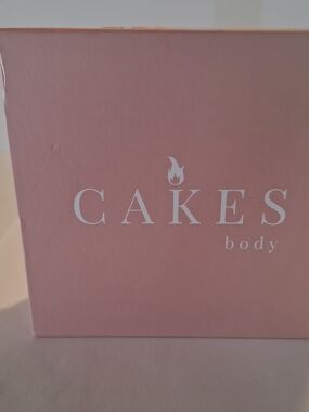 CAKES Body Pink Box Packaging
